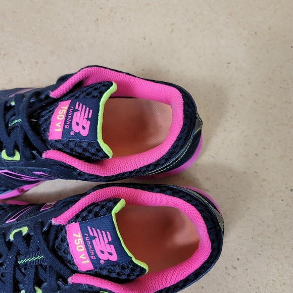 WOMEN'S NEW BALANCE 750 V1 RUNNING SHOES - Picture 8 of 8